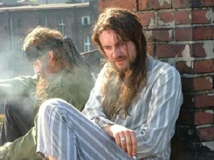 Zaistniał dzięki roli Ryszarda Riedla w filmie "Skazany na bluesa" - fot. materiały dystrybutora