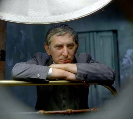 Gustaw Holoubek w filmie "Sanatorium pod Klepsydrą" (1973)