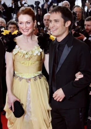 Julianne Moore i Gael Garcia Bernal