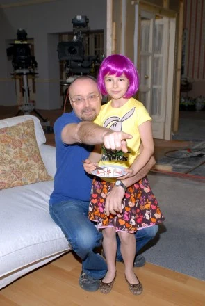 Jurek Bogajewicz ze swoją młodą aktorką, fot. M.Ulatowski