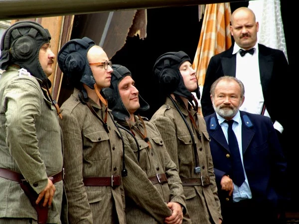 Polscy czołgiści: Bogdan Grzeszczak, Maciej Stuhr, Przemysław Bluszcz i Maciej Nawrocki