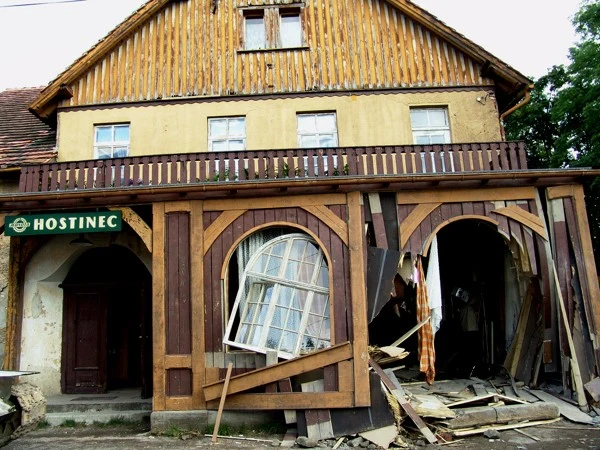 W tą czechosłowacką gospodę wjechał polski czołg