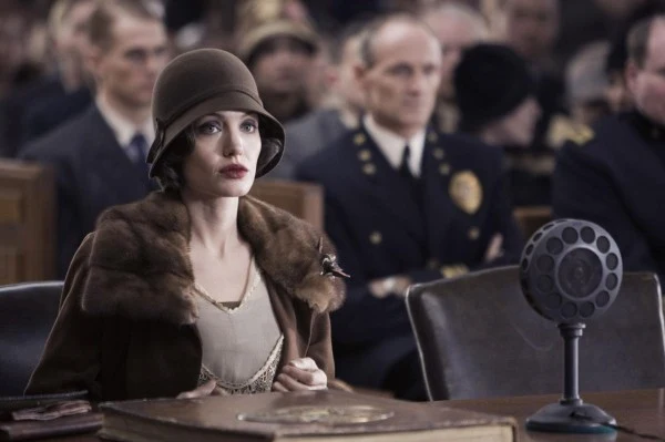 <b>Angelina Jolie</b> ("Oszukana")<br>2. nominacja do Oscara (laureatka z 2000 roku za drugoplanową rolę w "Przerwanej lekcji muzyki")