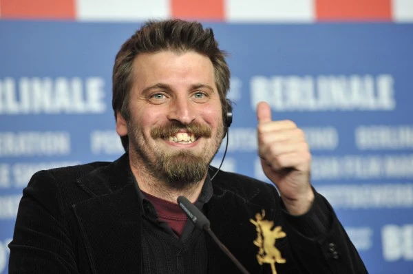 Adrian Biniez ("Gigante") miał powody do zadowolenia. Jego film, obok Srebrnego Niedźwiedzia (nagroda Specjalna Jury), otrzymał także nagrodę dla najlepszego debiutu fabularnego Adrian Biniez ("Gigante") miał powody do zadowolenia. Jego film, obok Srebrnego Niedźwiedzia (nagroda Specjalna Jury), otrzymał także nagrodę dla najlepszego debiutu fabularnego