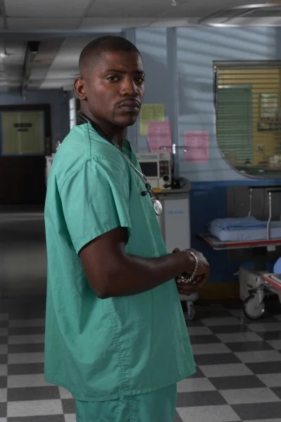 Mekhi Phifer jako dr Gregory Pratt