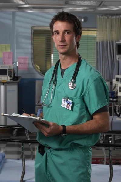Noah Wyle jako dr John Carter
