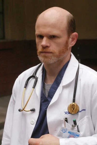 Paul McCrane jako dr Robert Romano