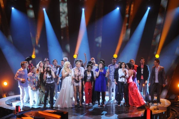 Finałowy utwór "We are the world", został odśpiewany przez wszystkich uczestników