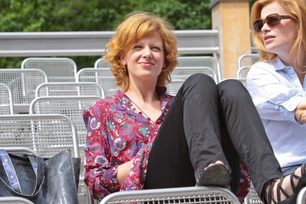 Karolina Gruszka tym razem pojawi się na ekranie w kręconych, blond włosach fot.P.Przybyszewski