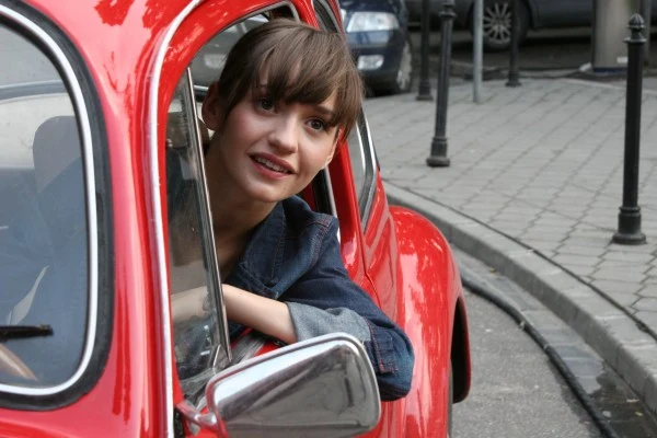 Majka jest właścicielką czerwonego "garbusa"