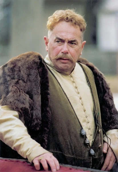 Jako Cześnik (Maciej) Raptusiewicz w "Zemście" Andrzeja Wajdy (2002) Jako Cześnik (Maciej) Raptusiewicz w "Zemście" Andrzeja Wajdy (2002)