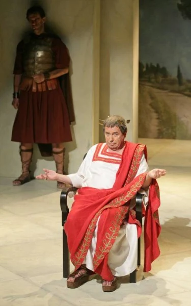 Jako Romulus Wielki w Teatrze Polonia (2009) Jako Romulus Wielki w Teatrze Polonia (2009)