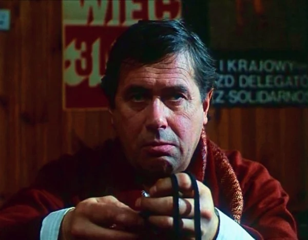 Jako Miodek, przewodniczący samorządu pracowniczego, w filmie Kazimierza Kutza "Śmierć jak kromka chleba" (1994) Jako Miodek, przewodniczący samorządu pracowniczego, w filmie Kazimierza Kutza "Śmierć jak kromka chleba" (1994)
