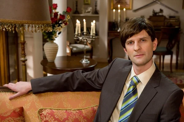 Alfred Forrester (Rafał Rutkowski)<br>Pochodzi z majętnej rodziny, która dorobiła się fortuny produkując kosmetyki. Przeżywa dylemat, czy stanąć na czele Forrester International, czy poświęcić się wymarzonej karierze lekarza - fot. Radosław Orzeł