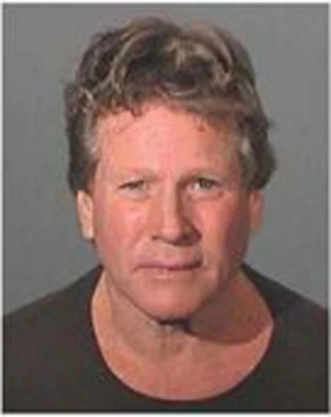 Ryan O'Neal - aresztowany w lutym 2007 za próbę ataku z bronią w ręku na swojego syna Griffina