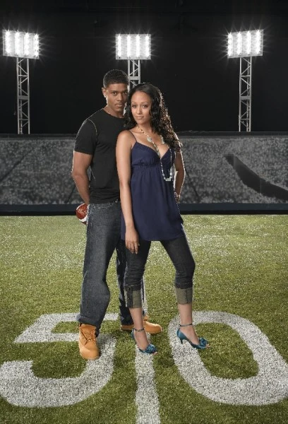 Pooch Hall (Derwin Davis) i Tia Mowry (Melanie Burnett)