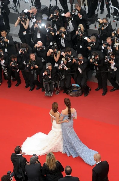Eva Longoria Parker (L) i Aishwarya Rai Bachchan (P)