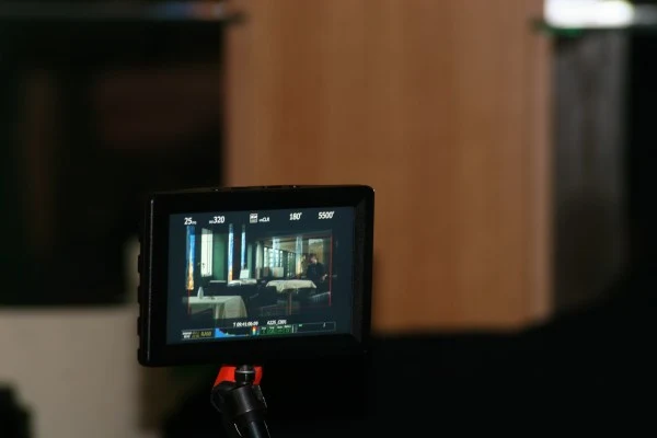 W obsadzie filmu są też m.in. Wojciech Pszoniak, Grażyna Barszczewska, Wenanty Nosul, Peter Lucas i Robert Gonera. Obraz jest wspólną produkcją Polski i USA. W obsadzie filmu są też m.in. Wojciech Pszoniak, Grażyna Barszczewska, Wenanty Nosul, Peter Lucas i Robert Gonera. Obraz jest wspólną produkcją Polski i USA.