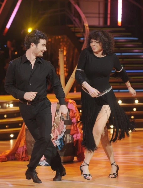 Grochola ani przez chwilę nie zastanawiała się nad propozycją udziału w "Tańcu z gwiazdami". - Może jestem jedyną pisarką na świecie, której to się przydarzyło? Nie widzę jednak powodu, żeby człowiek pióra nie mógł sobie potańczyć