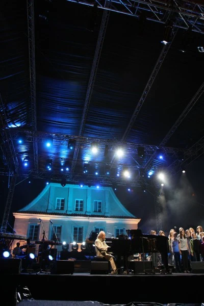 Festiwal rozpoczął się od koncertu Józefa Skrzeka - fot. Tomasz Stokowski