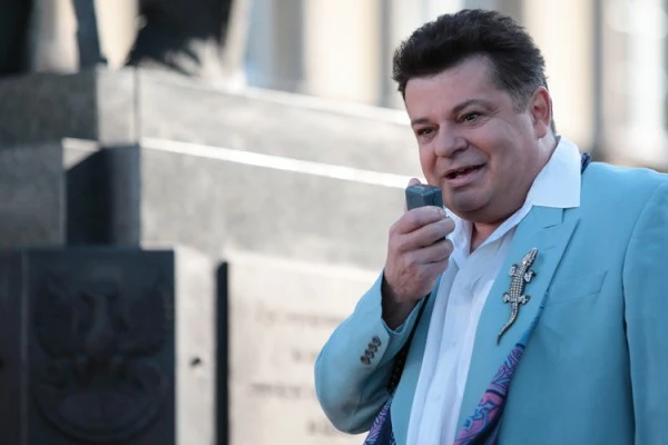 "Idealny facet dla mojej dziewczyny"
