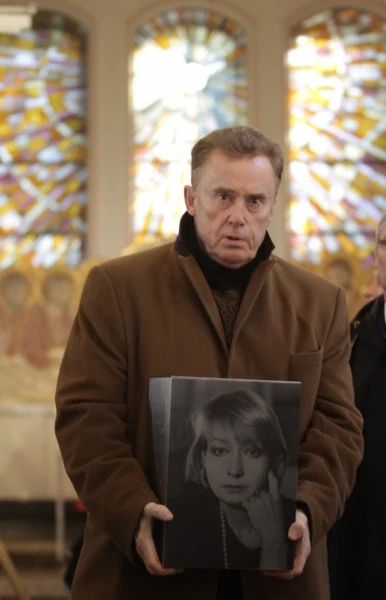 - Skromna publiczność na ostatnim spektaklu tej wielkiej aktorki, trochę mnie zasmuca - mówił Daniel Olbrychski.