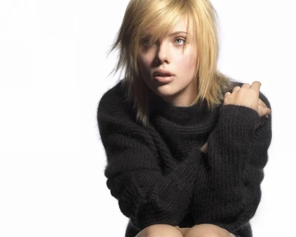 Rozgłos i uznanie krytyki aktorka zdobyła za sprawą filmu "Zaklinacz koni" (1998) Roberta Redforda