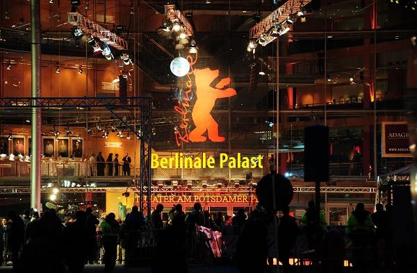 Berlinale Palast podczas inaugurującego festiwal wieczoru