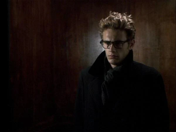 Zaproponowano mu tytułową rolę w telewizyjnym filmie biograficznym "James Dean - buntownik?". Aktorowi znakomicie udało się oddać złożoność tej legendarnej postaci, za co został doceniony Złotym Globem i nominacją do Emmy. Podczas przygotowywania się do roli Franco nauczył się m.in. jazdy na motorze i gry na gitarze, a także zaczął palić papierosy i całe dnie spędzał na studiowaniu filmów Deana, czytaniu jego biografii i rozmowach z jego znajomymi.