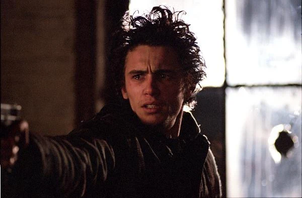 Mimo sukcesu kolejne role Franco nie były szczytem marzeń. O ile jeszcze postać sprawiającego kłopoty syna głównego bohatera (granego przez Roberta De Niro) w "Dochodzeniu" była cenna ze względu na jej odmienność od poprzednich kreacji artysty...