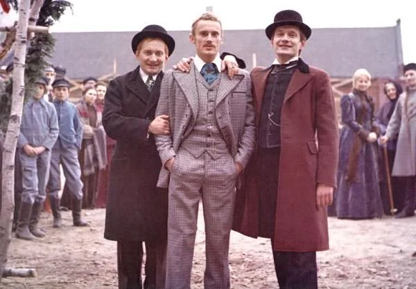 "Ziemia obiecana" (1974) - nominowana do Oscara ekranizacja powieści Władysława Reymonta. Wielkie role Daniela Olbrychskiego, Wojciecha Pszoniaka i Andrzeja Seweryna