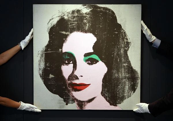 "Silver Liz" - portret Elizabeth Taylor autorstwa Andy'ego Warhola - został sprzedany w 2010 roku za 18 milionów dolarów.