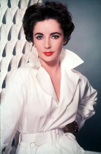 W filmie "Scieżka słoni" (1954)