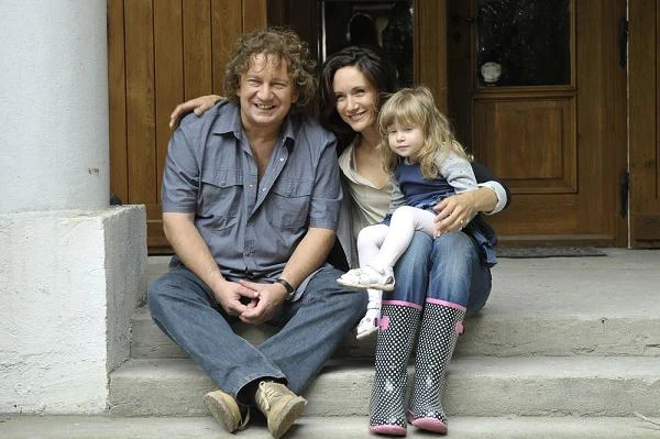 Szeroka publiczność pokochała go za rolę Kusego w serialu "Ranczo"