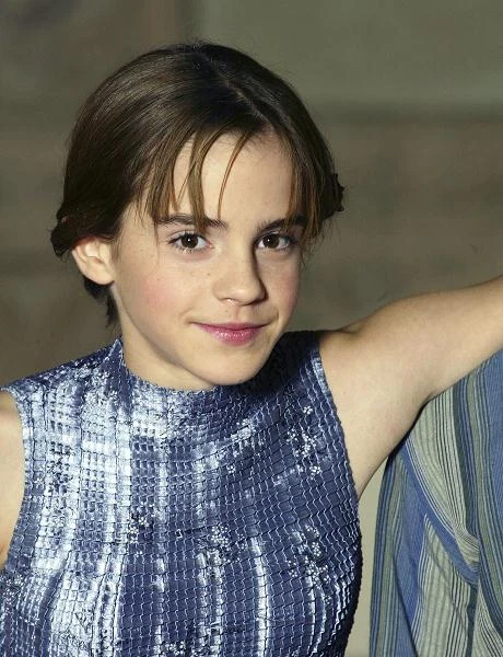 Październik 2002, Emma Watson promuje kolejny film serii "Komnata tajemnic" - fot. Dave Hogan