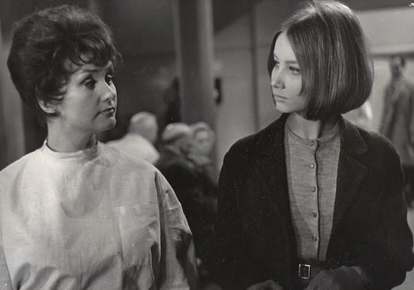 Z Polą Raksą w filmie "Ich dzień powszedni" (1963)