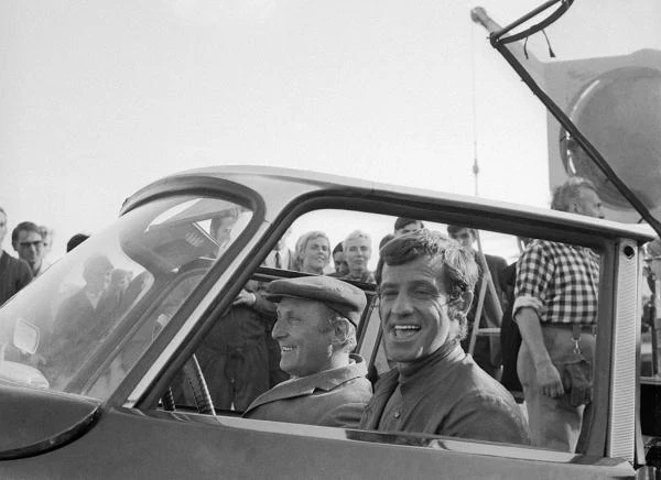 Z Bourvilem (L) na planie filmu "Mózg" (1969) w reżyserii Gérarda Oury'ego