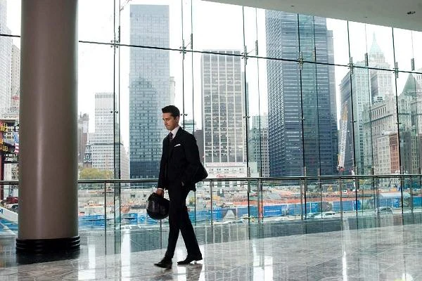 Ostatnia kinowa rola akttora to występ w remake'u 'Wall Street" (2010).