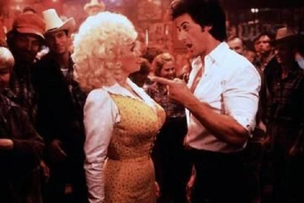 Z Dolly Parton w muzycznej komedii "Kryształ górski"