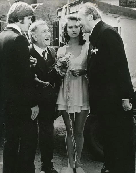 W 1974 roku zagrała wnuczkę Pawlaka i Kargula w "Nie ma mocnych" Sylwestra Chęcińskiego, powtarzając rolę w kolejnym filmie serii "Kochaj albo rzuć" (1977)