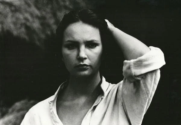 W roli Konstancji Zagórskiej w historycznym obrazie "Ostrze na ostrze" (1983) Tadeusza Junaka