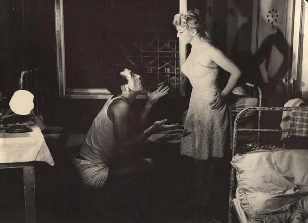 Kinowy debiut Kaliny Jędrusik to epizod w komedii "Ewa chce spać" (1957)