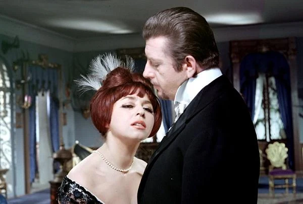 W "Lalce" (1968) Wojeciecha Jerzego Hasa zagrała Kazimierę Wąsowską