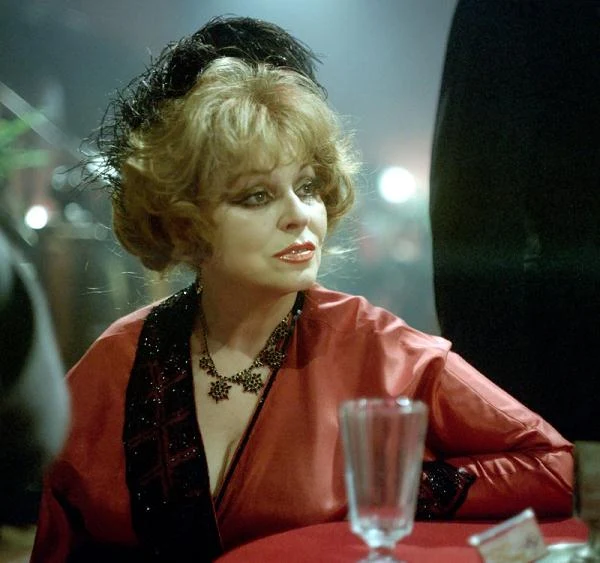 W "C.K.Dezerterach" (1985) Janusza Majewskiego zagrała madame Elli