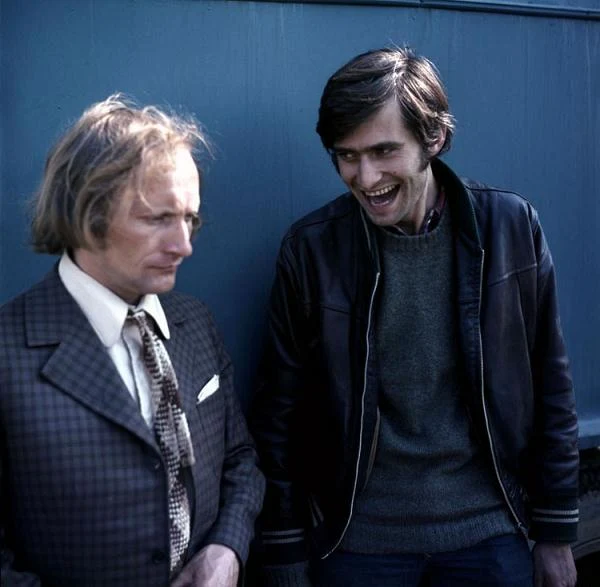 Z Wojciechem Pszoniakiem w filmie Jerzego Gruzy "Przeprowadzka" (1972) według pomysłu Bogumiła Kobieli i Zdzisława Maklakiewicza.