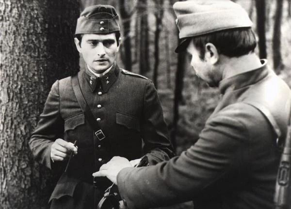 W "Lekcji martwego języka" (1979) Janusza Majewskiego jako porucznik Alfred Kiekeritz