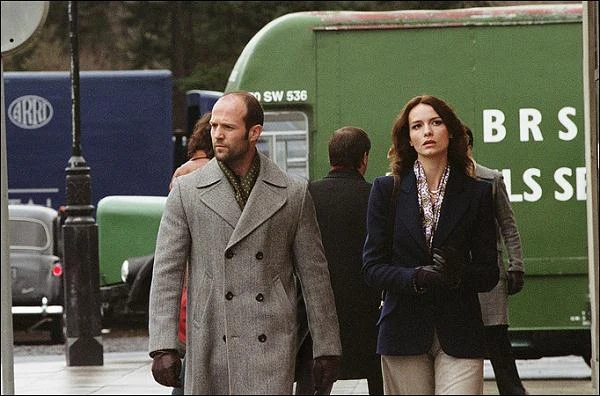 Z Saffron Burrows w "Angielskiej robocie", opowieści o legendarnym napadzie na bank na londyńskiej Baker Street w 1971 roku. Z Saffron Burrows w "Angielskiej robocie", opowieści o legendarnym napadzie na bank na londyńskiej Baker Street w 1971 roku.