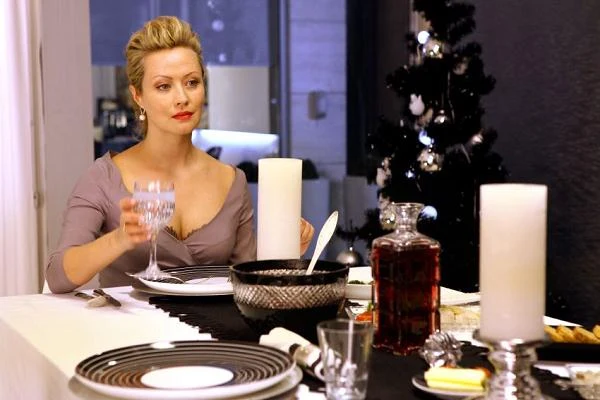 Małgorzata (Agnieszka Wagner), czyli kobieta idealna<br>Perfekcyjna do bólu, zimna jak lód i niewzruszona jak skała dyrektorka radia. Dyryguje firmą i mężem Wojciechem, z równym zaangażowaniem i nie znosząc sprzeciwu.