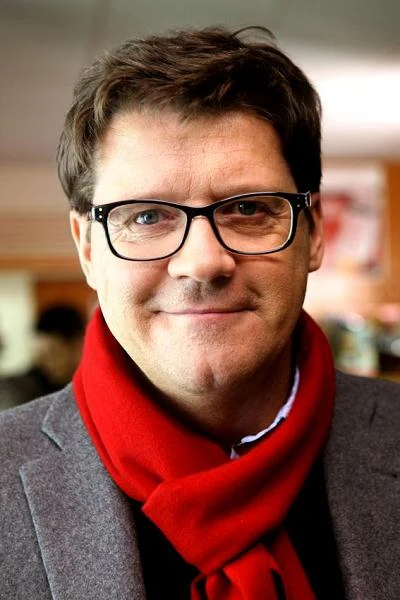 Wojciech (Wojciech Malajkat), czyli miłość pod pantoflem<br>Mąż, zdawałoby się, idealny. Opanowany, tolerancyjny, mądry. W dodatku zna się na winach, a najstarsi górale nie pamiętają, żeby powiedział żonie "nie". Nuda.