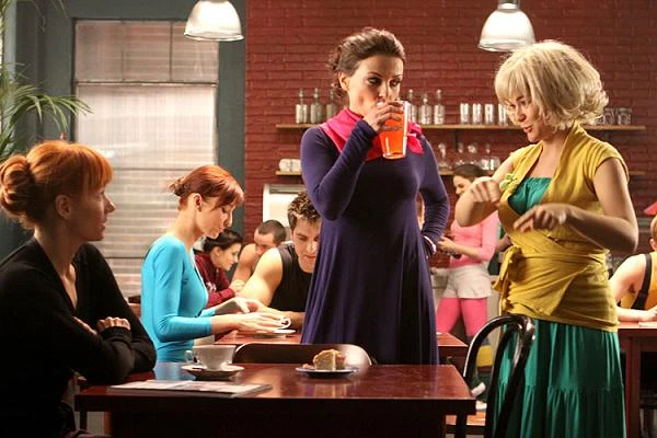 Z Magdaleną Walach i Katarzyną Cichopek w "Tancerzach" Z Magdaleną Walach i Katarzyną Cichopek w "Tancerzach"